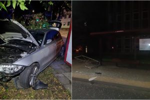 Naktinė nelaimė: 18-mečio vairuotas BMW taranavo viešojo transporto stotelę