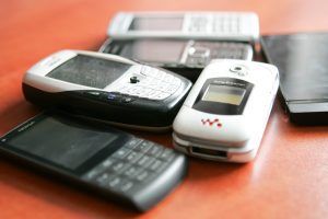Lietuvos įmonė remontuos baltarusių ir olandų mobiliuosius telefonus
