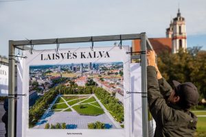 Teismas: „Laisvės kalva“ pagrįstai laimėjo Lukiškių aikštės memorialo konkursą