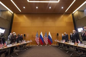Ženevoje prasidėjo svarbios JAV ir Rusijos derybos dėl Ukrainos saugumo