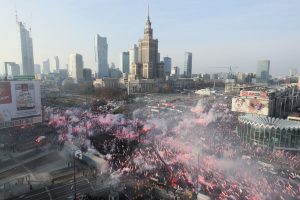 Lenkijai minint Nepriklausomybės dieną Varšuvoje vyksta rekordinės nacionalistų eitynės