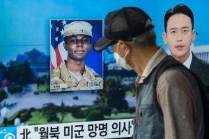 JAV teigia siekianti išlaisvinti į Šiaurės Korėją perbėgusį karį