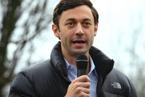 JAV televizija: abi Džordžijos vietos Senate atiteks demokratams