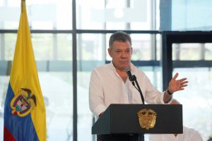 Kolumbijos lyderis smerkia N. Maduro kaltinimus dėl pasikėsinimo jį nužudyti
