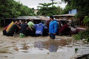 Gvatemaloje audros „Eta“ sukeltos nuošliaužos pražudė keturis žmones