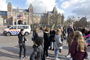 Amsterdamo centre dingo elektra, uždaryti muziejai ir nevažiuoja tramvajai