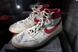 M. Jordano sportbačiai parduoti aukcione beveik už 1,5 mln. JAV dolerių
