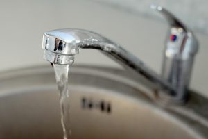 Specialistai pataria negerti vandentiekio vandens Žiežmariuose