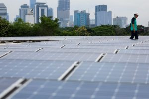 Europos Sąjunga pradeda tyrimus dėl subsidijų Kinijos saulės modulių bendrovėms
