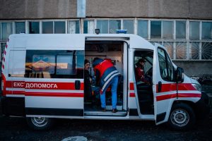 Rusams apšaudžius Chersoną sužeisti trys žmonės