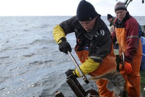 Blėsta viltys rasti 17 žvejų, dingusių Barenco jūroje nuskendus jų laivui