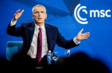 NATO vadovas kritikavo Kiniją, nusprendusią boikotuoti konferenciją dėl taikos Ukrainoje