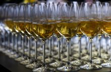 Švedija rengiasi švelninti alkoholio prekybos apribojimus