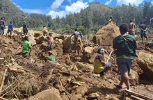 Papua Naujojoje Gvinėjoje nutraukta nuošliaužos palaidotų kūnų paieška