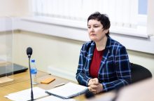 Piktnaudžiavimu tarnyba kaltinama eksviceministrė L. Jaruševičienė baigė duoti parodymus