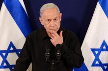 B. Netanyahu tarsis su ministrais dėl TTT nurodymo nutraukti karinę operaciją Rafache