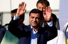 Turkijos teismas nuteisė kurdų lyderį kalėti 42 metus